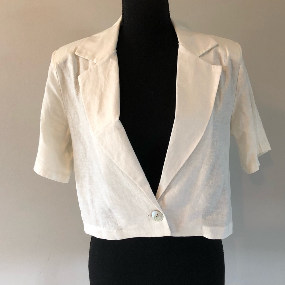 Women’s Thodami Ivory Cropped Linen blend Short sleeve Blazer size M